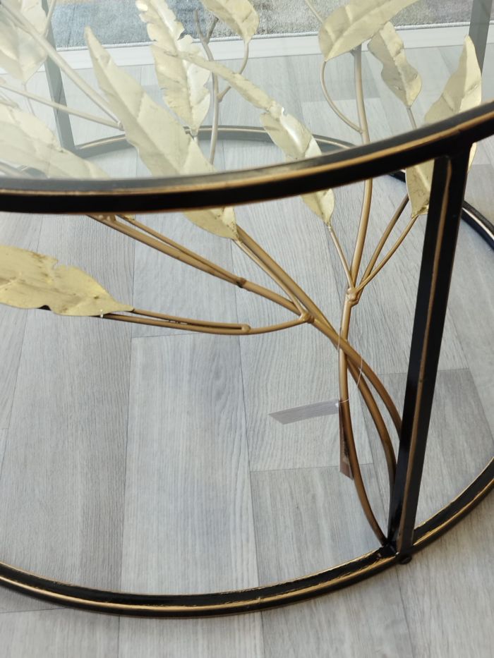 Table ronde métal avec feuilles dorées
