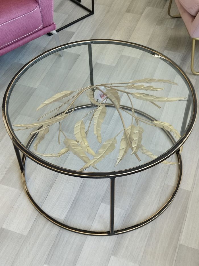 Table ronde métal avec feuilles dorées