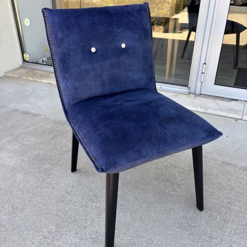 Chaise bleue