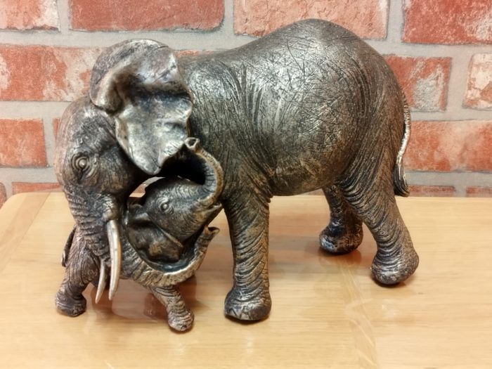Maman éléphant et son bébé